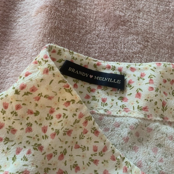 Brandy melville Tie floral skirt. Easily tied on the side. - Picture 3 of 3